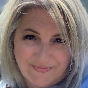 Meet your Posher, Enza